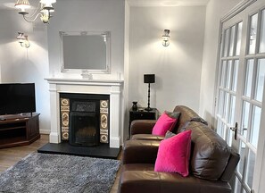 Fireplace - Burren Seaside Lodge (Ballyvaughan)