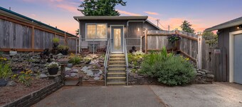 Sully's Sanctuary Centrally located/North Bend