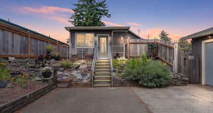Sully's Sanctuary Centrally located/North Bend