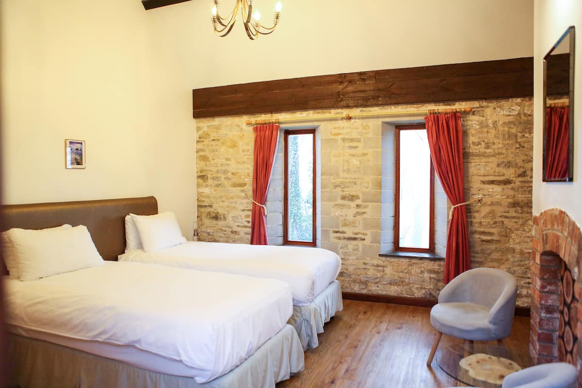 Deluxe Twin kamer | Luxe beddengoed, individueel gedecoreerd, individueel gemeubileerd