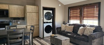 Possum Run Cabin Comfortably Sleeps 6 People