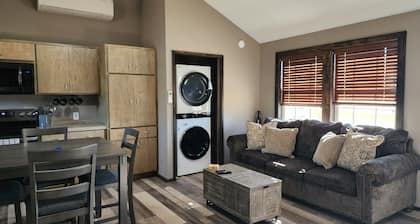 Possum Run Cabin Comfortably Sleeps 6 People