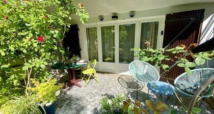 Studio avec jolie terrasse extérieure à 10 minutes de Paris (14e)
classée 1*