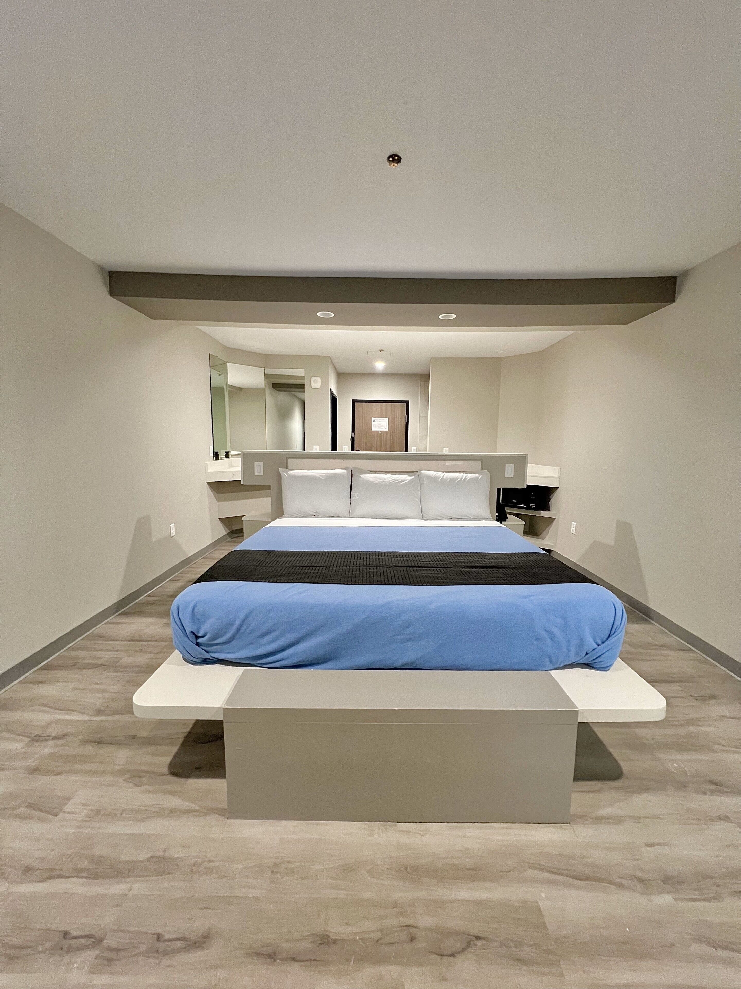 Desk, laptop workspace, free WiFi, bed sheets