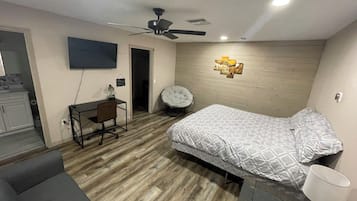 1 多间卧室、办公桌、旅行婴儿床、免费 WiFi