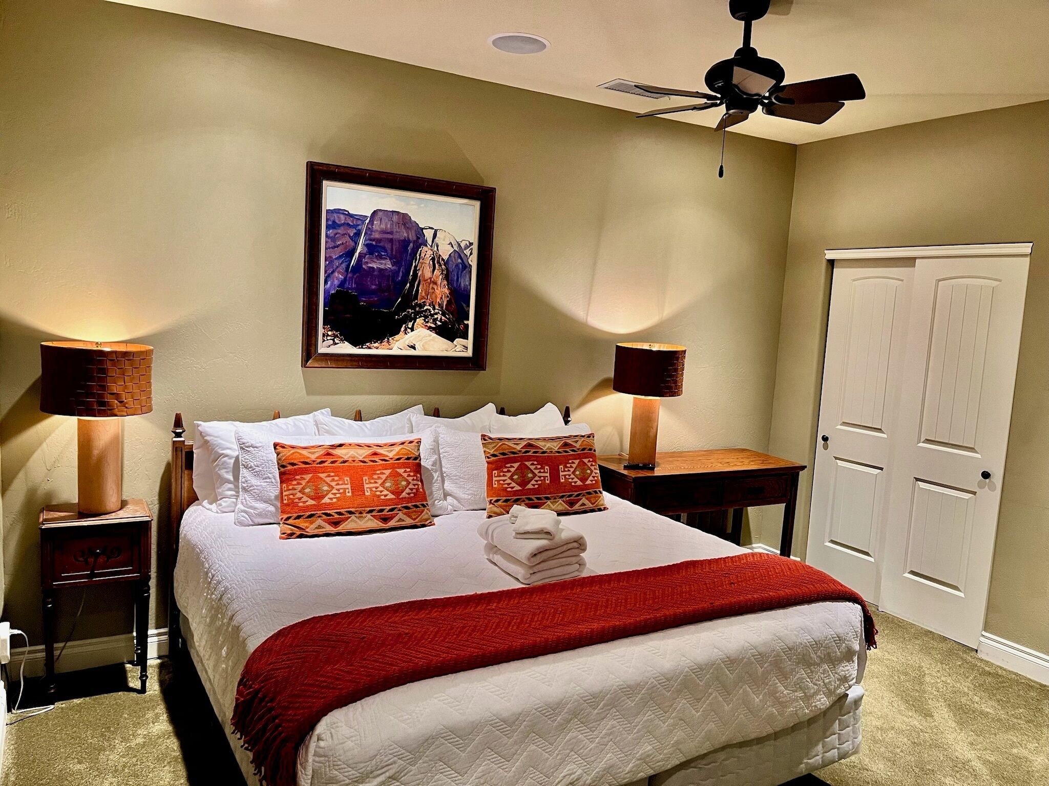 4 bedrooms, desk, iron/ironing board, travel cot