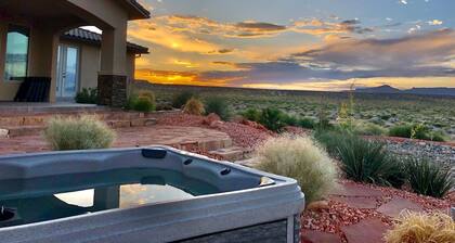 Inspiring views! Luxury, Serenity, Hot tub, Lake Powell, Antelope,EV Chg