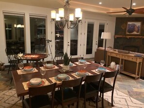 Dining - Inspiring views! Luxury, Serenity, Hot tub, Lake Powell, Antelope,EV Chg (Page)