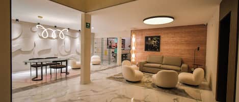 32-Zoll-Smart-TV mit Kabelempfang, Fernseher