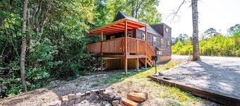 Walnut: Sleep 4, Tiny Cabin, Pets, Near Park/Lake
