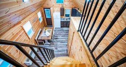 Sycamore: Sleep 5 Tiny Cabin, Pets, Near Park/Lake