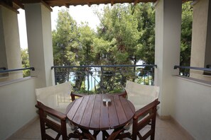 تناول الطعام بالخارج