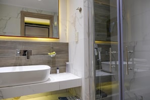 Free toiletries, hair dryer