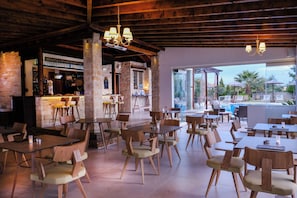 Restaurant - Country Inn (Kassandra)