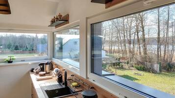 Frigorífico, horno, placa de cocina y cafetera o tetera