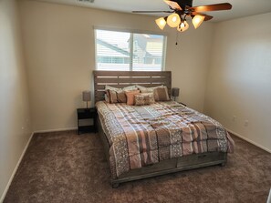 3 soverom, strykejern/-brett, wi-fi (inkludert) og sengetøy