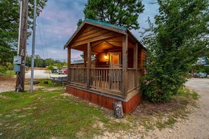 Exterior - Durango: Sleep 4, Tiny Cabin, Pets, Near Park/Lake (Broken Bow)