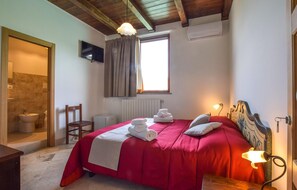 4 bedrooms, travel cot, free WiFi, bed sheets