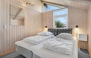 2 عدّة غرف نوم وسرير سفر وواي فاي مجانًا