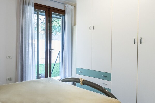 1 habitación y ropa de cama