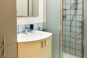 Doccia, bidet, asciugamani