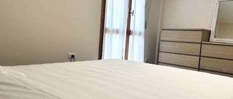 1 室のベッドルーム、ベッドシーツ