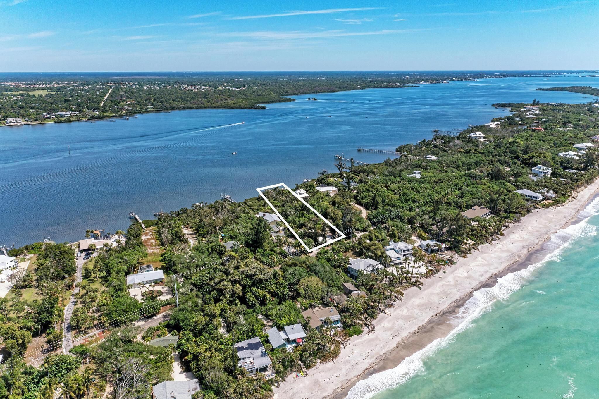 Aan het strand, ligstoelen aan het strand, strandlakens