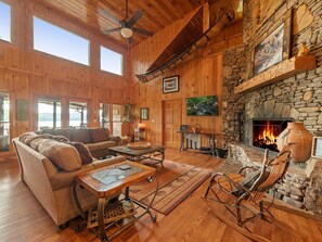 TV, lareira, DVD player, pebolim