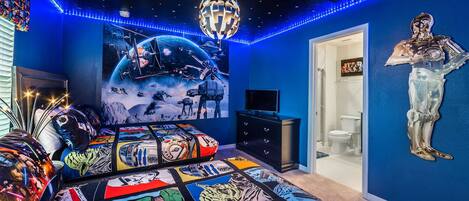 5 bedrooms, iron/ironing board, WiFi, bed sheets