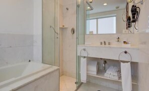 Bathroom - Etoile Hotels - George V - Itaim Bibi (São Paulo)