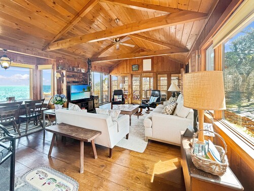 Seacoast Sanctuary - Warm and inviting cottage with uninterrupted oceanfront