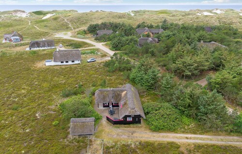 Amazing home in Hvide Sande with WiFi