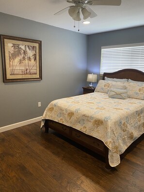 2 bedrooms, WiFi, bed sheets - Escape TO THE Beach...island Style!! (Venice)