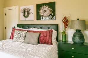 2 Schlafzimmer, Schreibtisch, Reisekinderbett, kostenloses WLAN