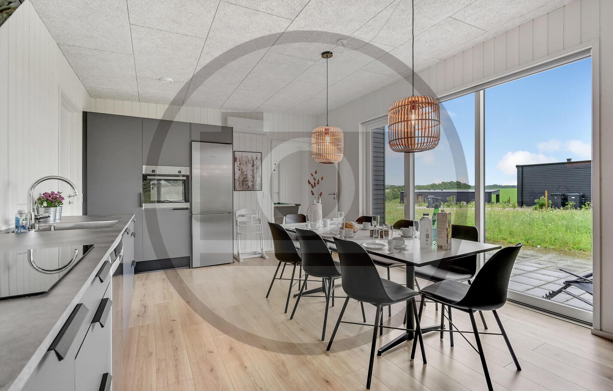 Fridge, dishwasher, coffee/tea maker