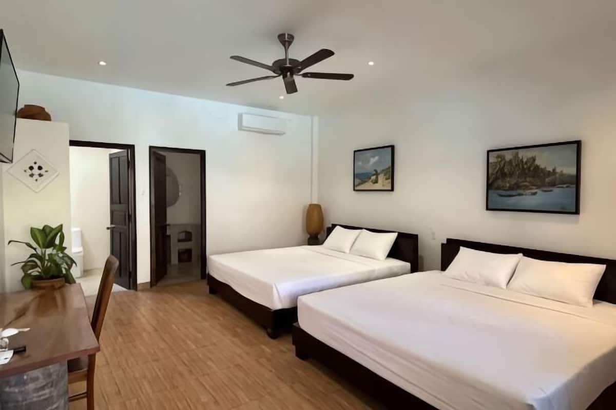 Desk, iron/ironing board (on request), WiFi (free), bed sheets