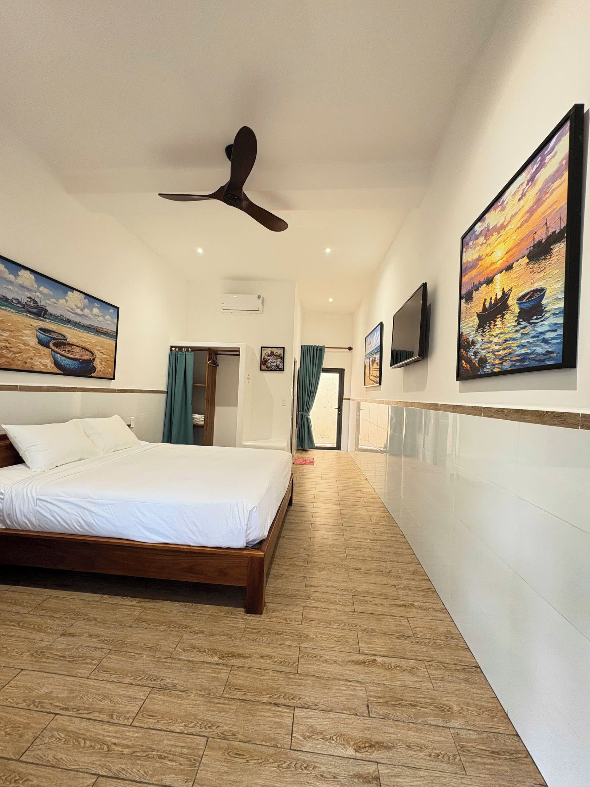 Standard Double Room | Desk, iron/ironing board, free WiFi, bed sheets