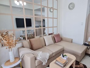 Living area - Inspiria Condo Units beside Abreeza Mall Davao (Davao)