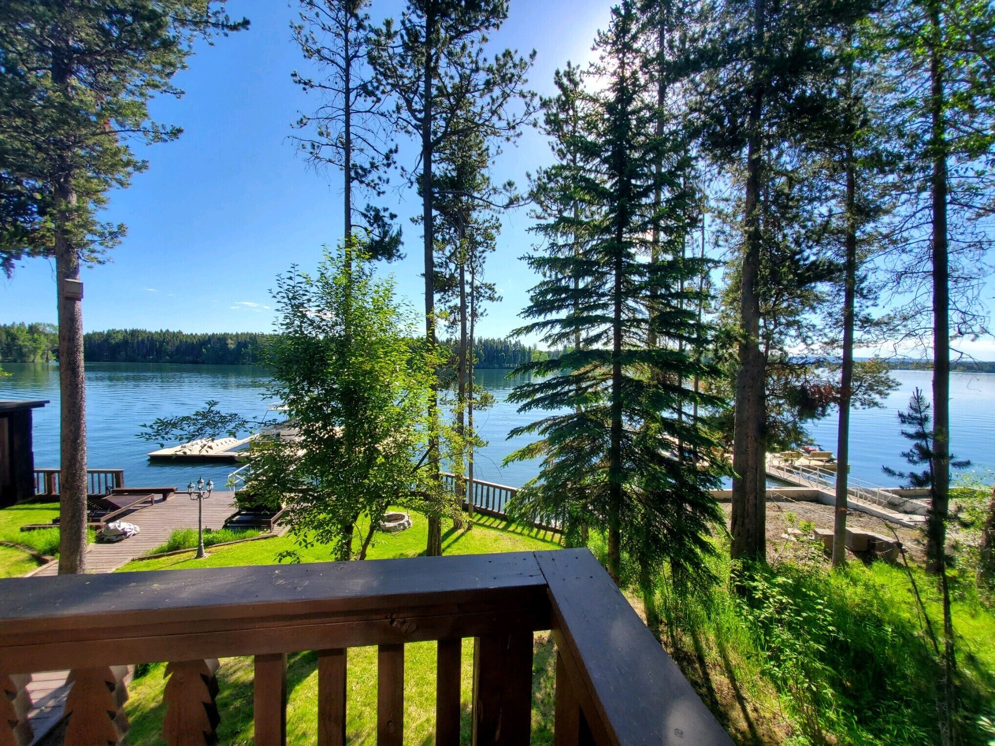 Wahlen's Shoreline Retreat Waterfront cabin in the heart of Island Park!