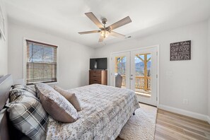 2 slaapkamers, een strijkplank/strijkijzer, wifi, beddengoed