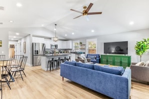 Interior - 257 San Marco · Brand New Bungalow | King Bed Suites | St Aug (St. Augustine)