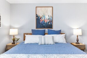 3 bedrooms, desk, iron/ironing board, travel cot - 257 San Marco · Brand New Bungalow | King Bed Suites | St Aug (St. Augustine)
