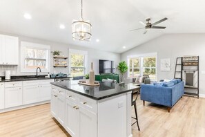 Interior - 257 San Marco · Brand New Bungalow | King Bed Suites | St Aug (St. Augustine)