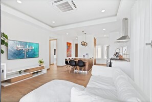 4 chambres, fer et planche à repasser, lit parapluie, Wi-Fi