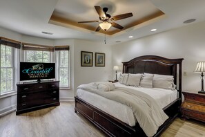4 bedrooms, iron/ironing board, free WiFi, bed sheets - 216 Cordillo Parkway is a pet-friendly home that sleeps 10 with a private pool! (Hilton Head Island)