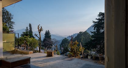 Relaxing holiday home amidst mountains