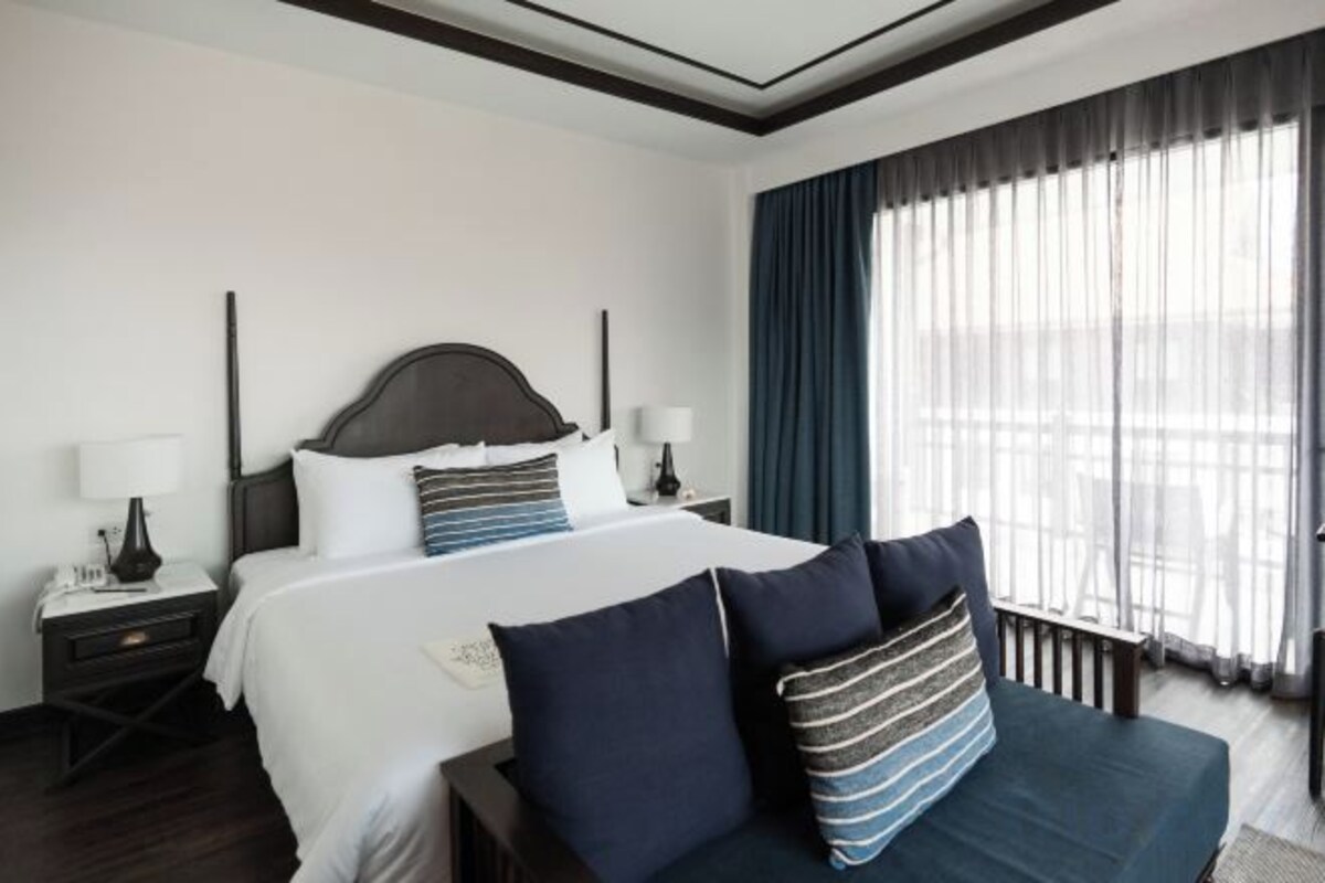 Artículos del minibar gratis y caja de seguridad en la habitación 