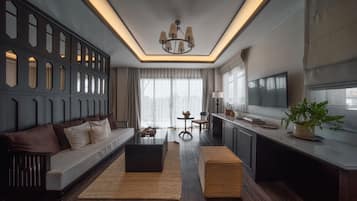 Executive Room, 1 King Bed | Living area