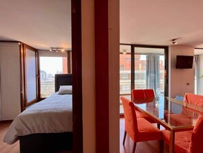 3 室のベッドルーム、アイロン / アイロン台、WiFi、ベッドシーツ