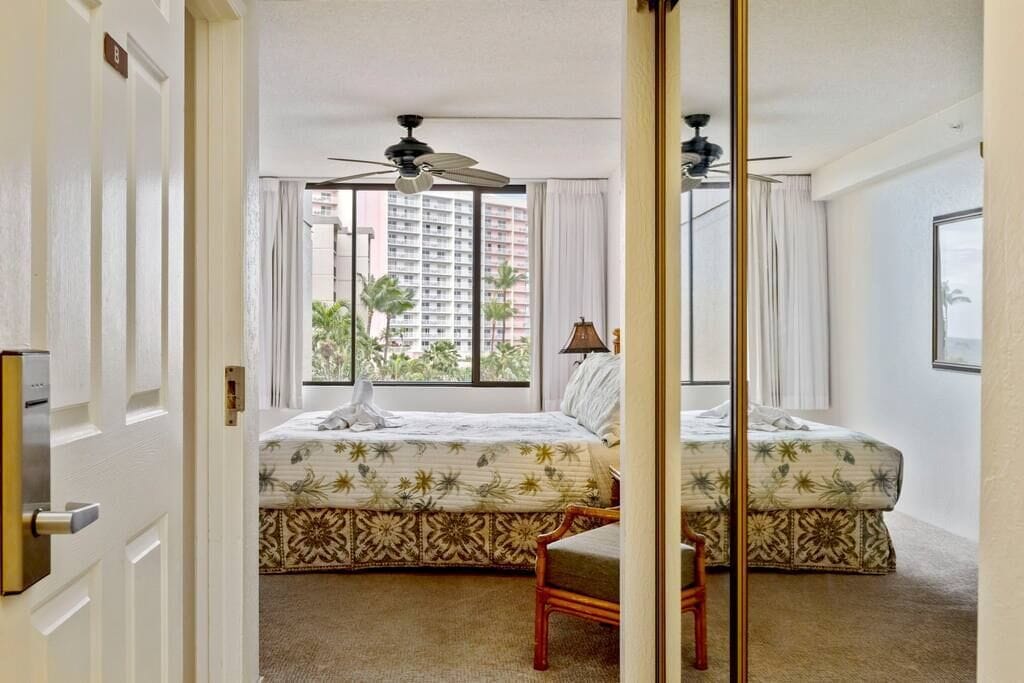 2 bedrooms, iron/ironing board, travel crib, free WiFi